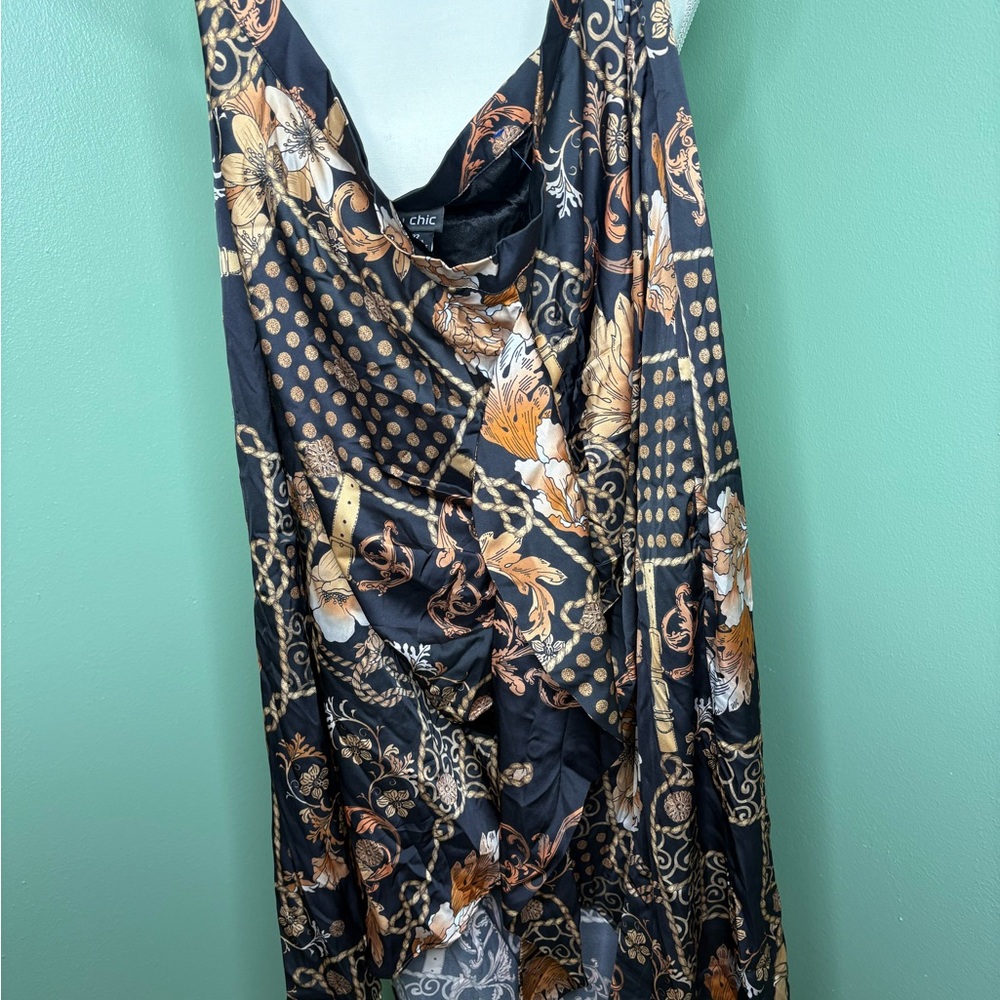 NWT Chic Black and Gold Patterned skirt XL